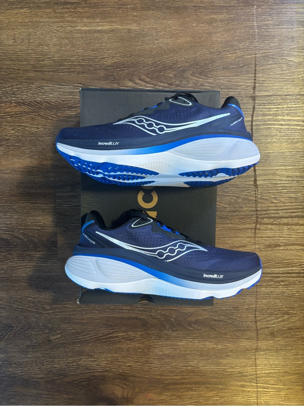 Saucony Hurricane 26